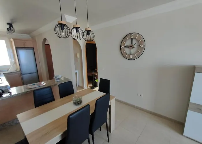 아파트 Beautiful Sunset View